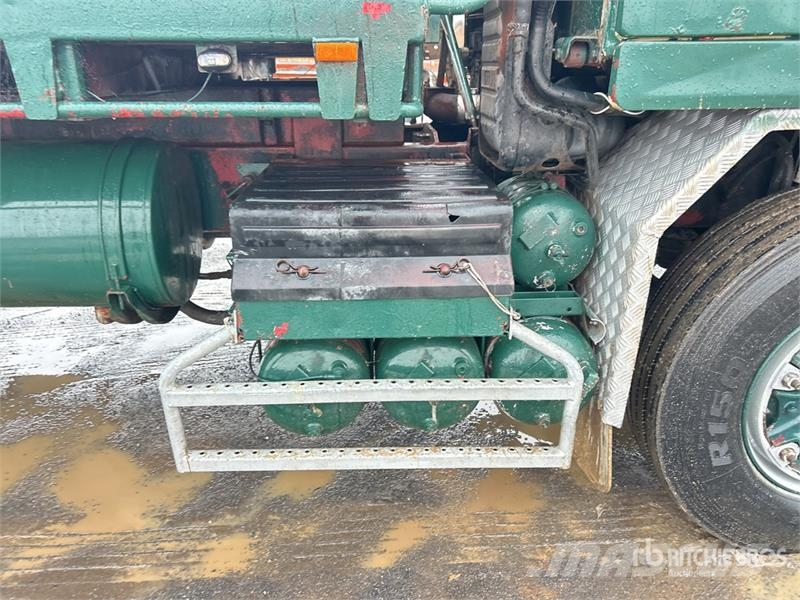 Volvo FL10 6x4 w/1997 Ferrari 718 5.5 t Knuckle Boom Fla 크레인 트럭