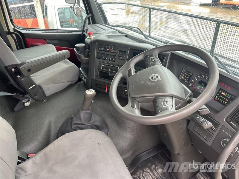 Volvo FM 410 6x6 T/A Dump Truck Sklápěče