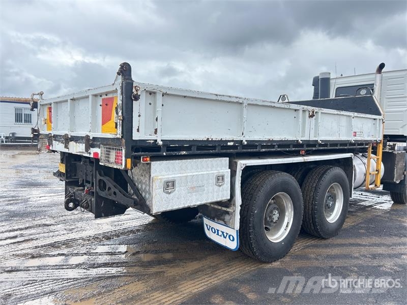 Volvo FM 410 6x6 T/A Dump Truck Sklápěče