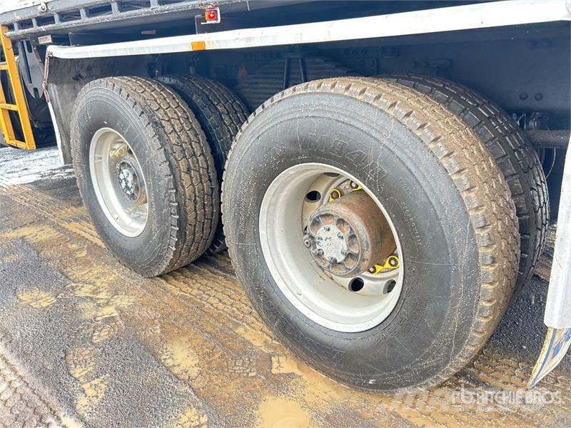 Volvo FM 410 6x6 T/A Dump Truck Sklápěče