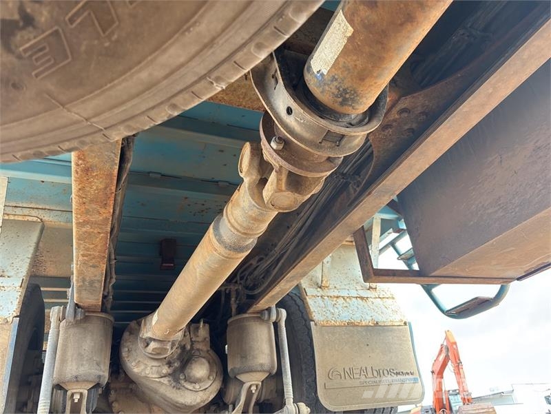 Volvo FM12 6x4 w/ Fassi F95A.22 4.3 t Knuckle Boom Flatb Truck mounted cranes