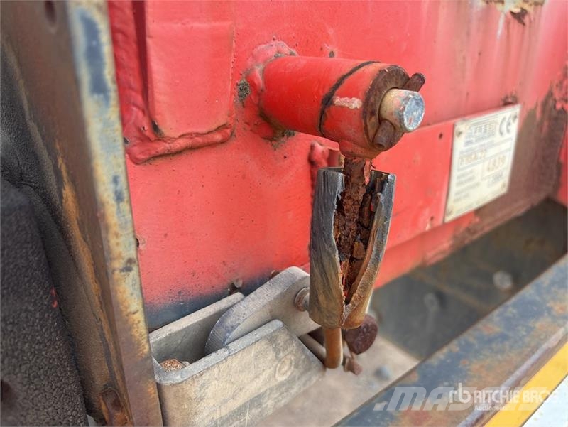 Volvo FM12 6x4 w/ Fassi F95A.22 4.3 t Knuckle Boom Flatb Truck mounted cranes