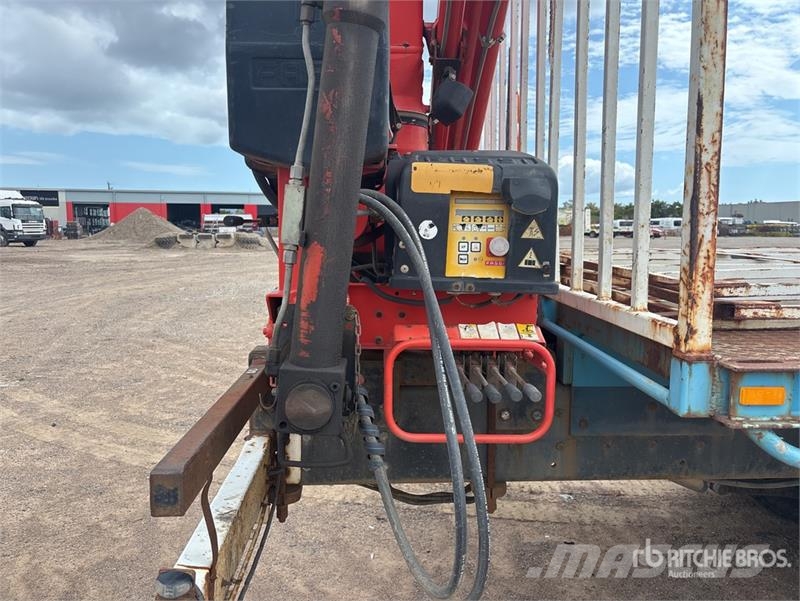 Volvo FM12 6x4 w/ Fassi F95A.22 4.3 t Knuckle Boom Flatb Truck mounted cranes