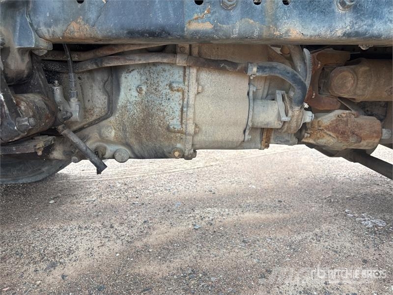 Volvo FM12 6x4 w/ Fassi F95A.22 4.3 t Knuckle Boom Flatb Truck mounted cranes