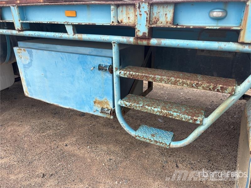 Volvo FM12 6x4 w/ Fassi F95A.22 4.3 t Knuckle Boom Flatb Truck mounted cranes