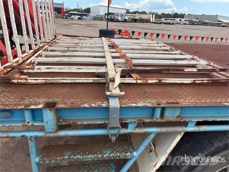 Volvo FM12 6x4 w/ Fassi F95A.22 4.3 t Knuckle Boom Flatb Truck mounted cranes