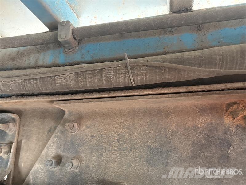 Volvo FM12 6x4 w/ Fassi F95A.22 4.3 t Knuckle Boom Flatb Truck mounted cranes