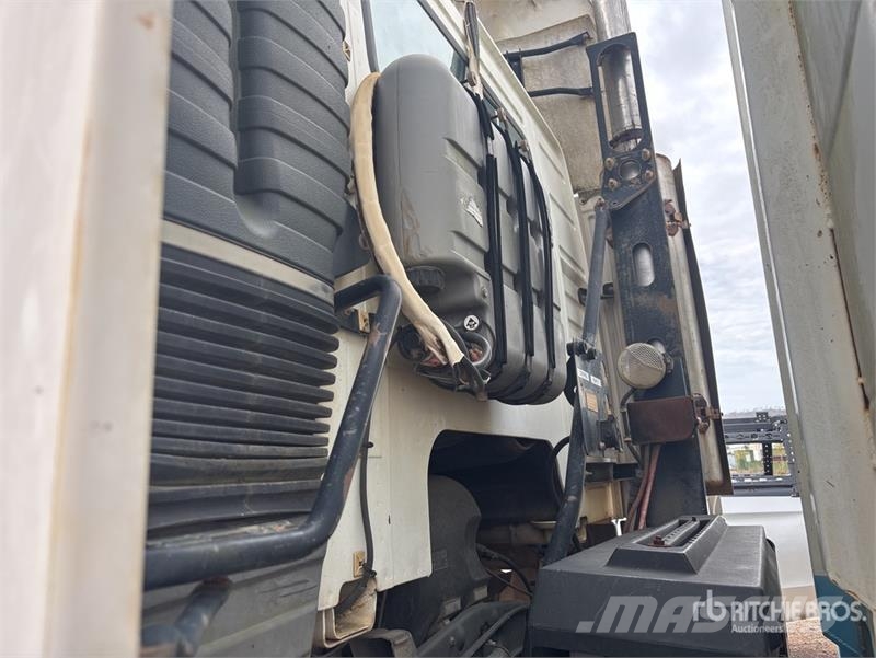 Volvo FM12 6x4 w/ Fassi F95A.22 4.3 t Knuckle Boom Flatb Truck mounted cranes