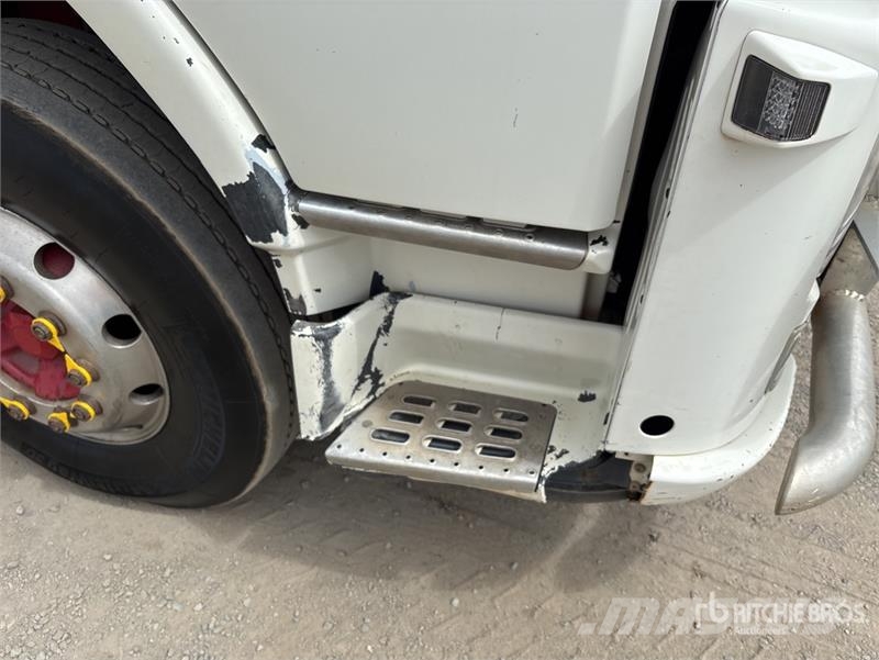 Volvo FM13 6x4 T/A Dump Truck Billenő teherautók