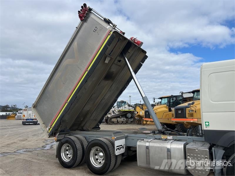 Volvo FM13 6x4 T/A Dump Truck Tipper trucks