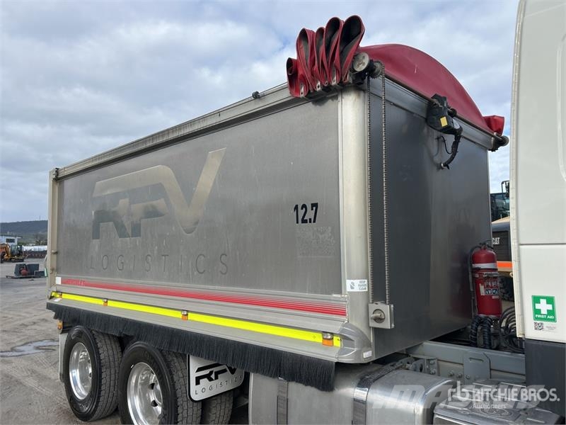 Volvo FM13 6x4 T/A Dump Truck Tipper trucks
