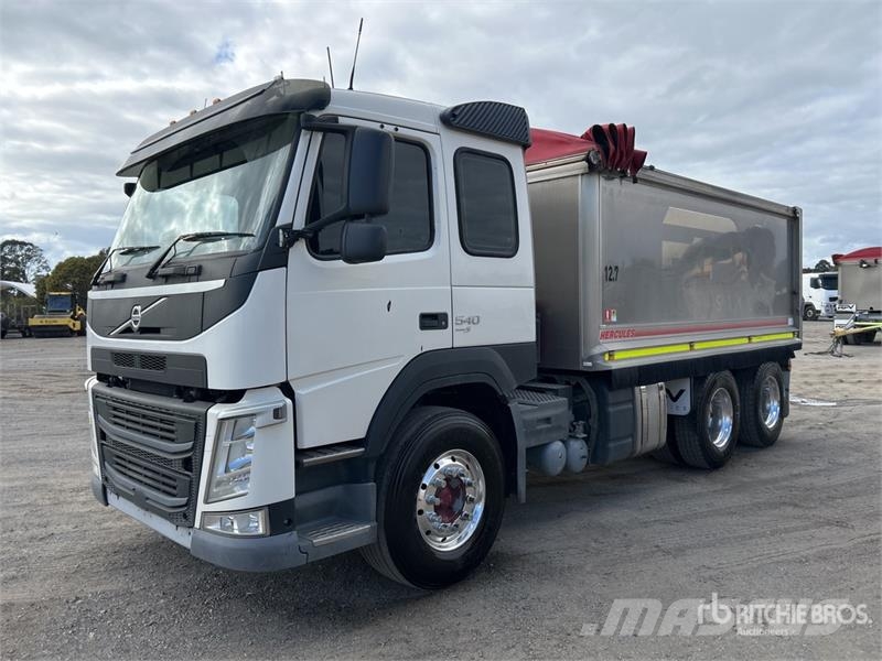 Volvo FM13 6x4 T/A Dump Truck Tipper trucks