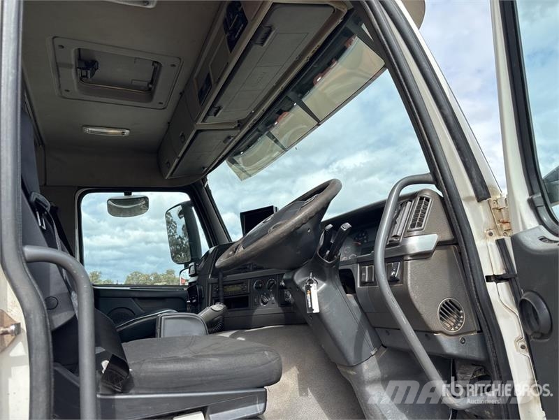 Volvo FM13 6x4 T/A Dump Truck Damperli kamyonlar