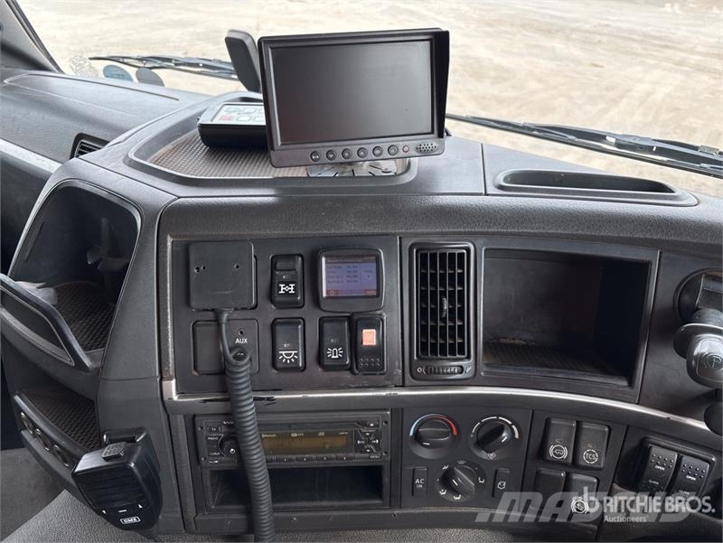 Volvo FM13 6x4 T/A Dump Truck Damperli kamyonlar
