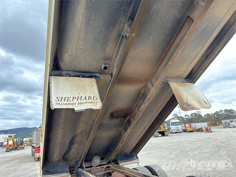 Volvo FM13 6x4 T/A Dump Truck Billenő teherautók