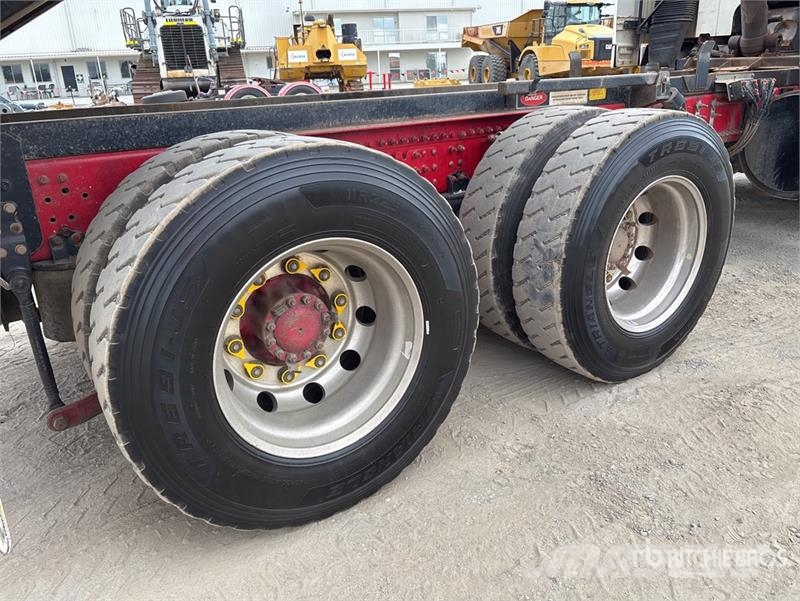 Volvo FM13 6x4 T/A Dump Truck Tipper trucks