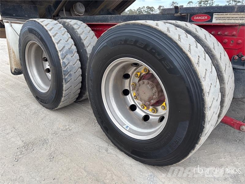 Volvo FM13 6x4 T/A Dump Truck Tipper trucks