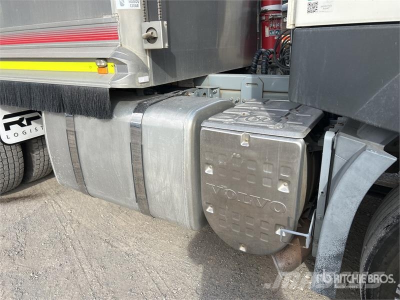 Volvo FM13 6x4 T/A Dump Truck Tipper trucks