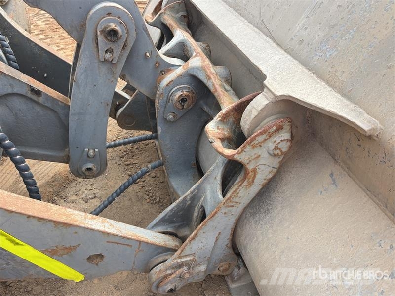 Volvo L120F Wheel Loader Wheel loaders