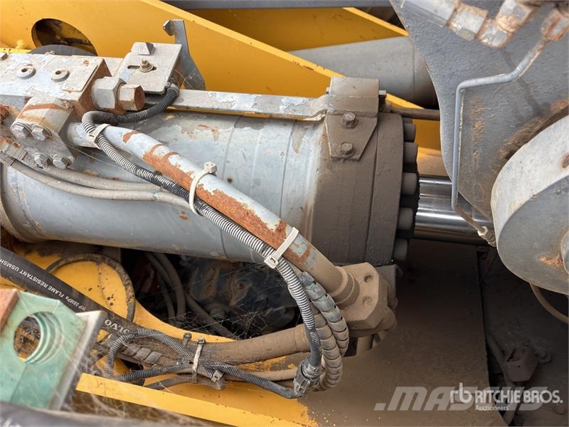 Volvo L120F Wheel Loader Wheel loaders