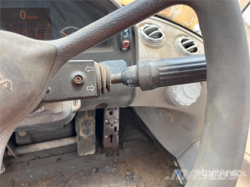 Volvo L120F Wheel Loader Wheel loaders