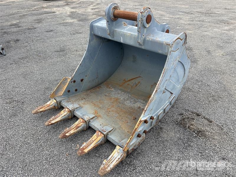 Warrior 1100 mm Digging Excavator Bucket - Fits 20 - 25 to Kanalak