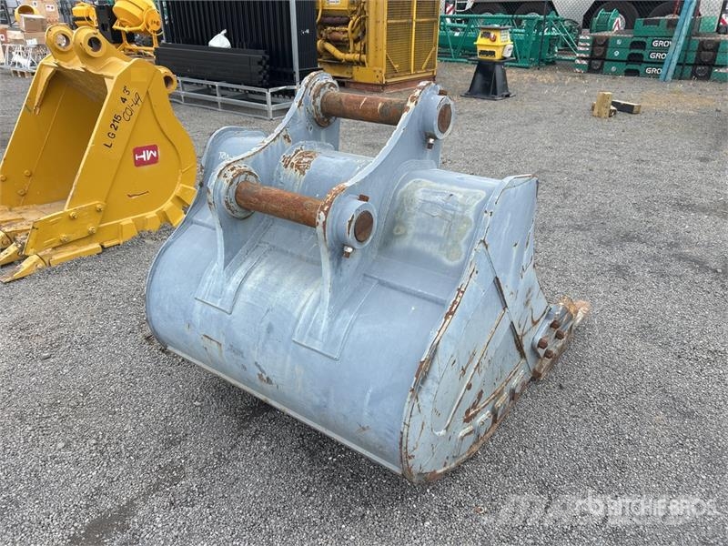 Warrior 1100 mm Digging Excavator Bucket - Fits 20 - 25 to Kanalak