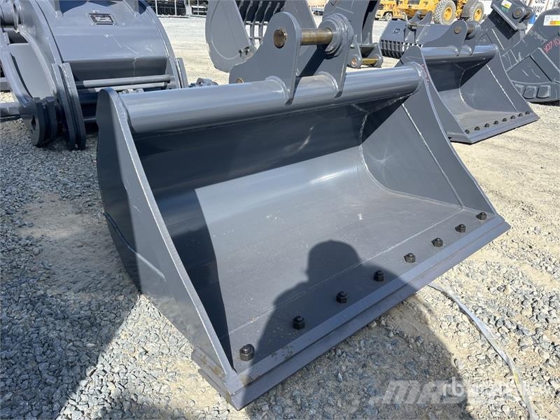 Warrior WBMC5-1200 1200 mm Q/C Cleanup Excavator Bucket - Buckets