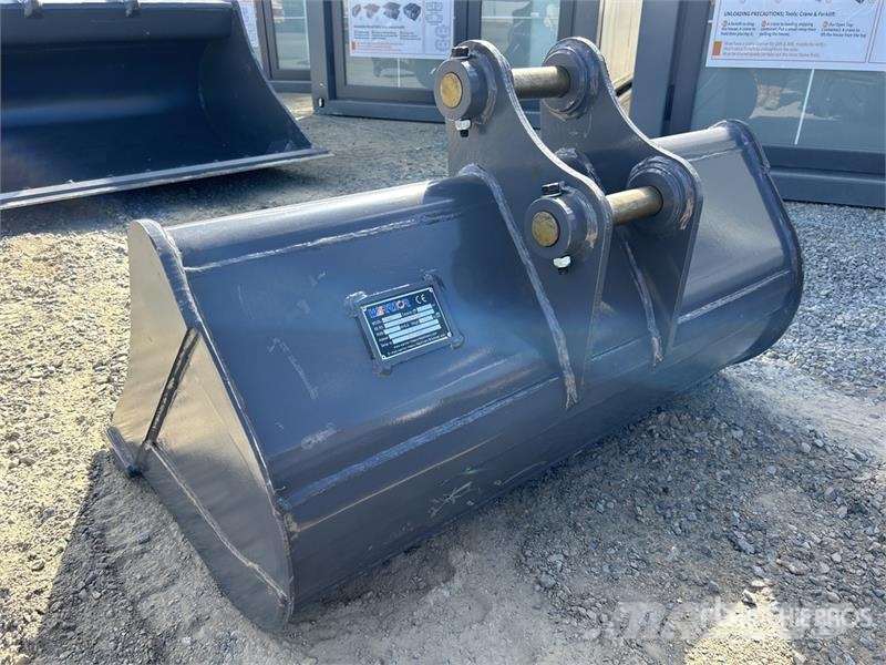 Warrior WBMC5-1200 1200 mm Q/C Cleanup Excavator Bucket - Buckets