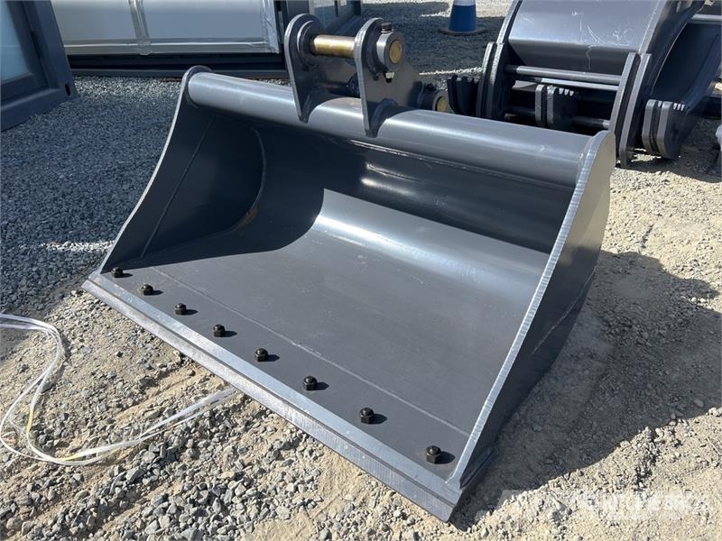 Warrior WBMC5-1200 1200 mm Q/C Cleanup Excavator Bucket - Buckets