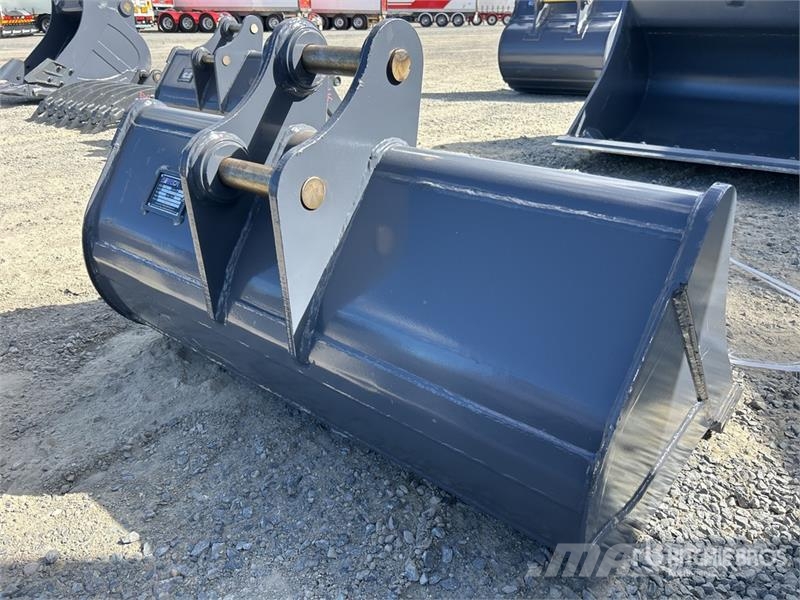 Warrior WBMC5-1200 1200 mm Q/C Cleanup Excavator Bucket - Buckets