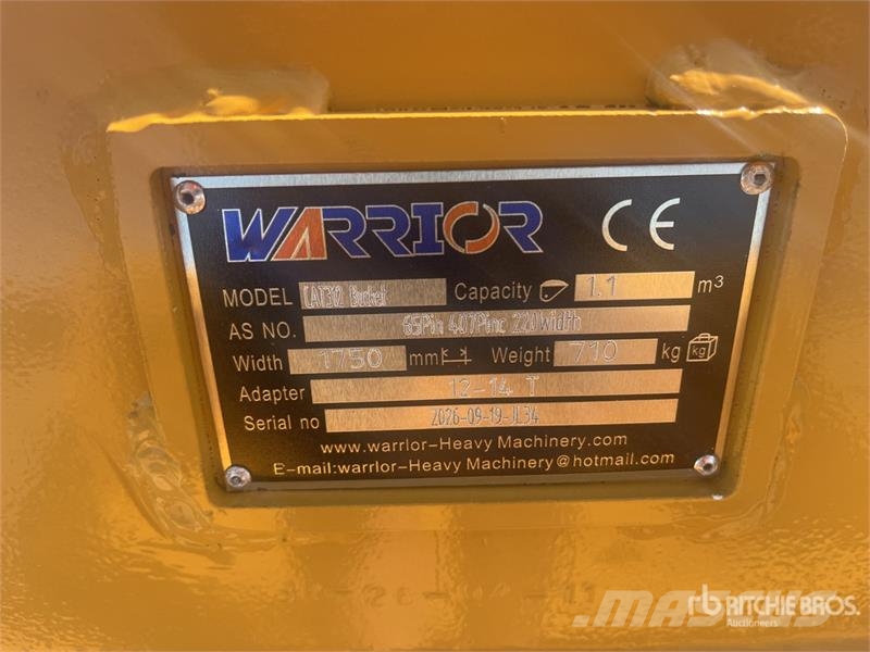 Warrior WBMCC12-1750 70 in Q/C Cleanup Excavator Bucket - Godet