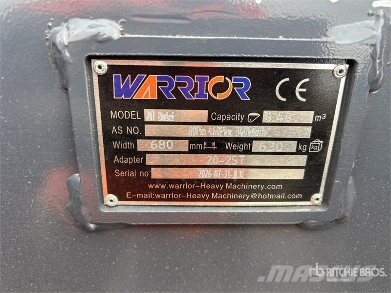 Warrior WBR20-680 26 in Digging Excavator Bucket - Fits 20 Lopaty
