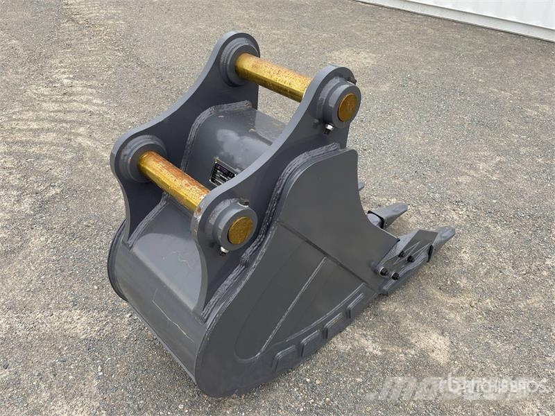 Warrior WBR20-680 26 in Digging Excavator Bucket - Fits 20 Kausi