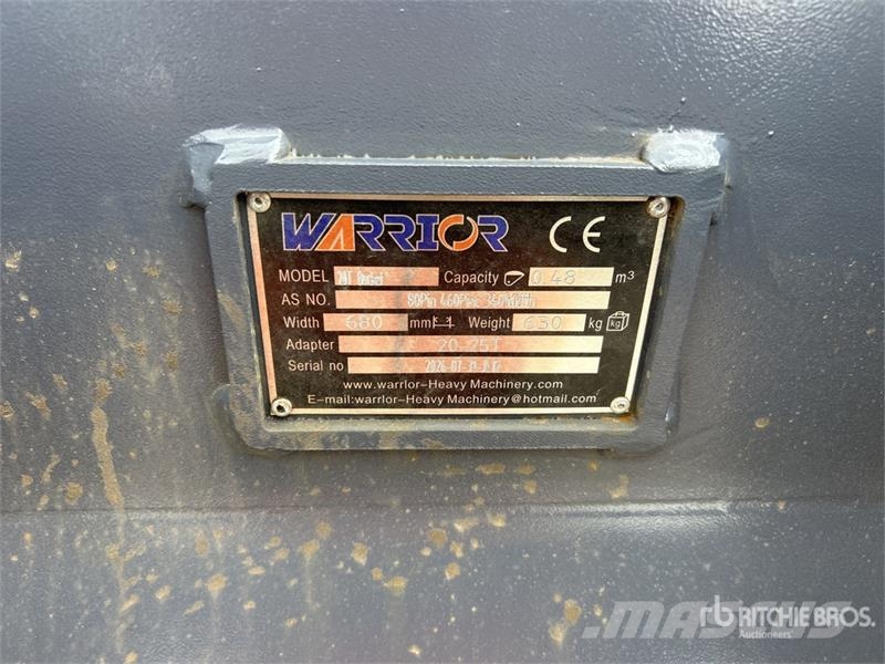 Warrior WBR20-680 26 in Digging Excavator Bucket - Fits 20 Lopaty