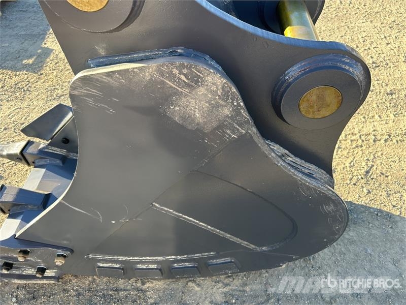 Warrior WBR20-680 680 mm Q/C Digging Excavator Bucket - Fi Buckets