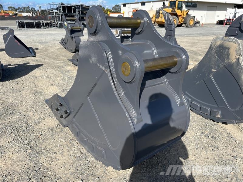 Warrior WBR20-680 680 mm Q/C Digging Excavator Bucket - Fi Buckets