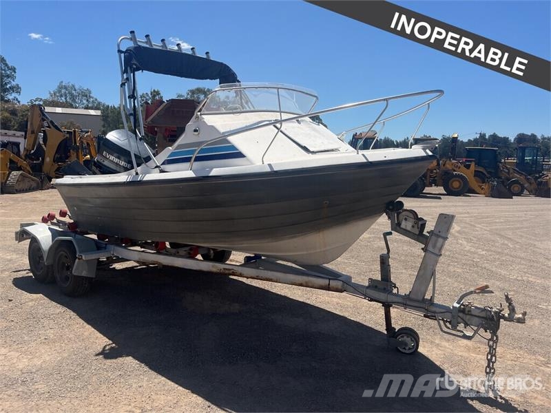 Waterways 14 ft Fishing Boat (Inoperable) w/ Trail زوارق العمل / مراكب شحن