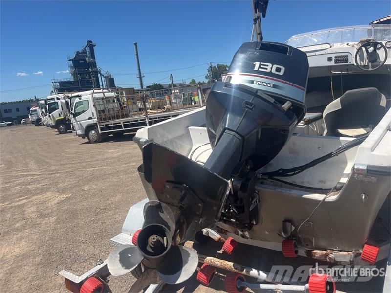 Waterways 14 ft Fishing Boat (Inoperable) w/ Trail زوارق العمل / مراكب شحن
