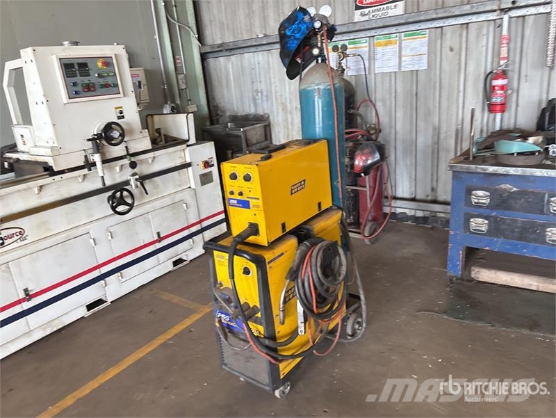  Weldmatic WIA255 255 A MIG Electric Welder Welding Equipment