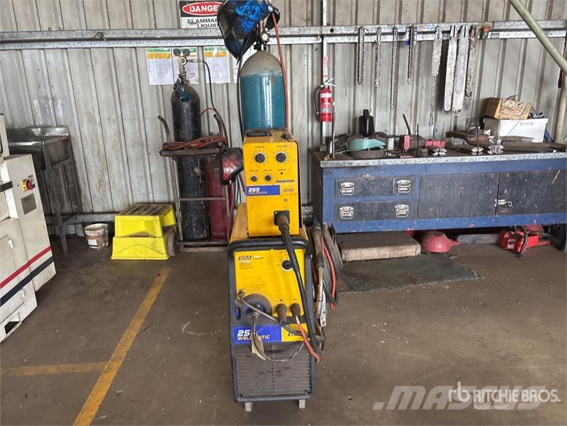  Weldmatic WIA255 255 A MIG Electric Welder Welding Equipment