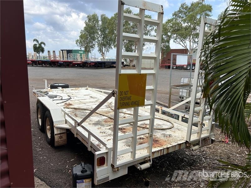  Westbrook Trailers 4.5 m Bogie/A Equipment Trailer مقطورات مركبات نقل