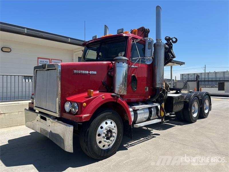 Western Star 4800FX 6x4 Truck Tractor w/Crane Egyéb