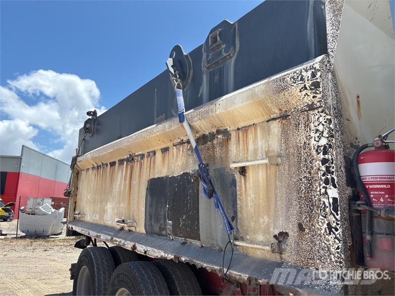 Western Star 4800FX 6x4 T/A Dump Truck شاحنات قلابة