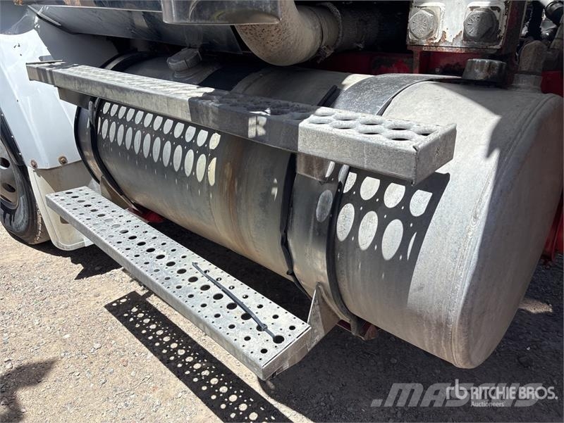 Western Star 4800FX 6x4 T/A Dump Truck شاحنات قلابة