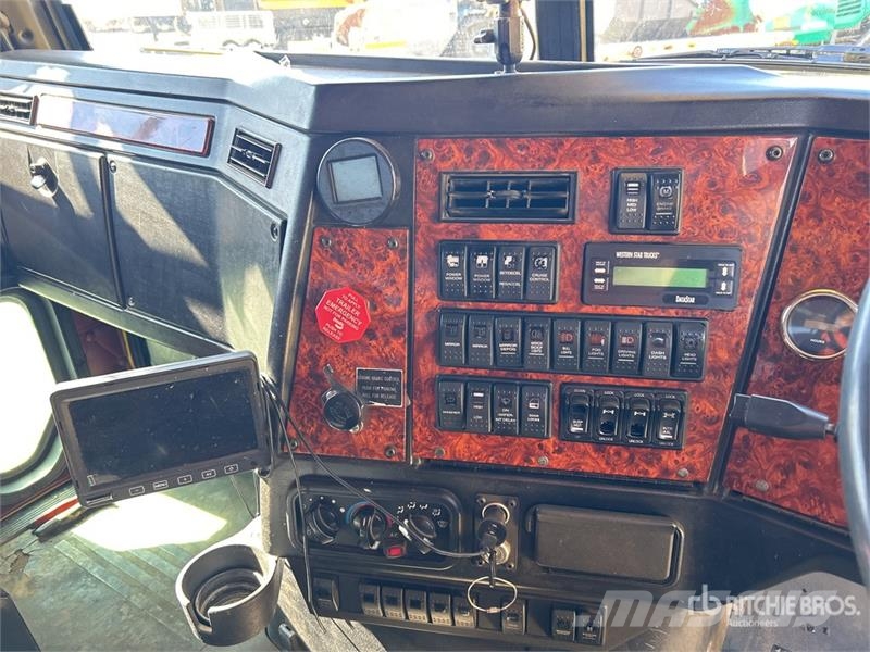 Western Star 4800FX 6x4 T/A Dump Truck Kipper