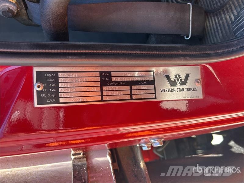 Western Star 4800FX 6x4 Truck Tractor w/Crane Egyéb