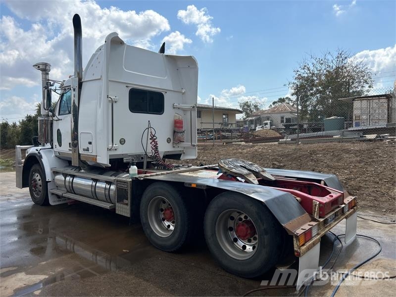 Western Star 4800FX 6x4 T/A Sleeper Truck Tractor Naudoti vilkikai