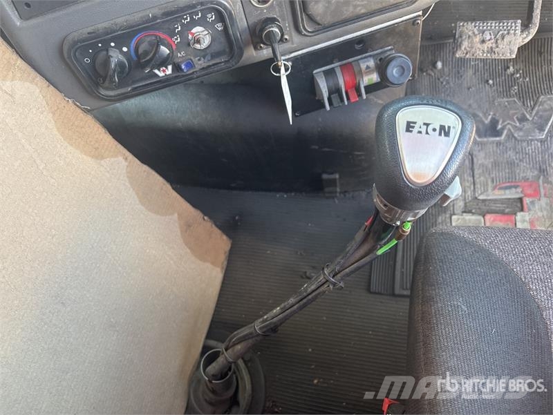 Western Star 4800FX 6x4 T/A Dump Truck شاحنات قلابة
