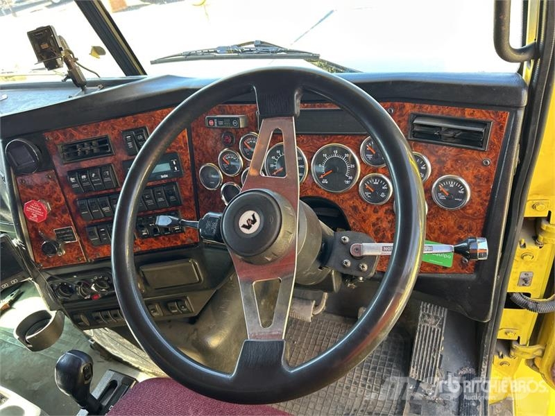 Western Star 4800FX 6x4 T/A Dump Truck Kipper